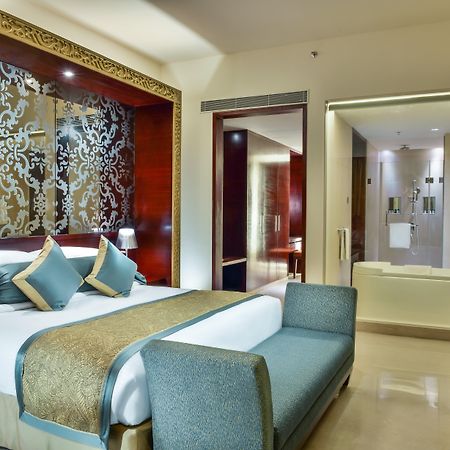 Crowne Plaza Ahmedabad City Centre By Ihg Exteriör bild