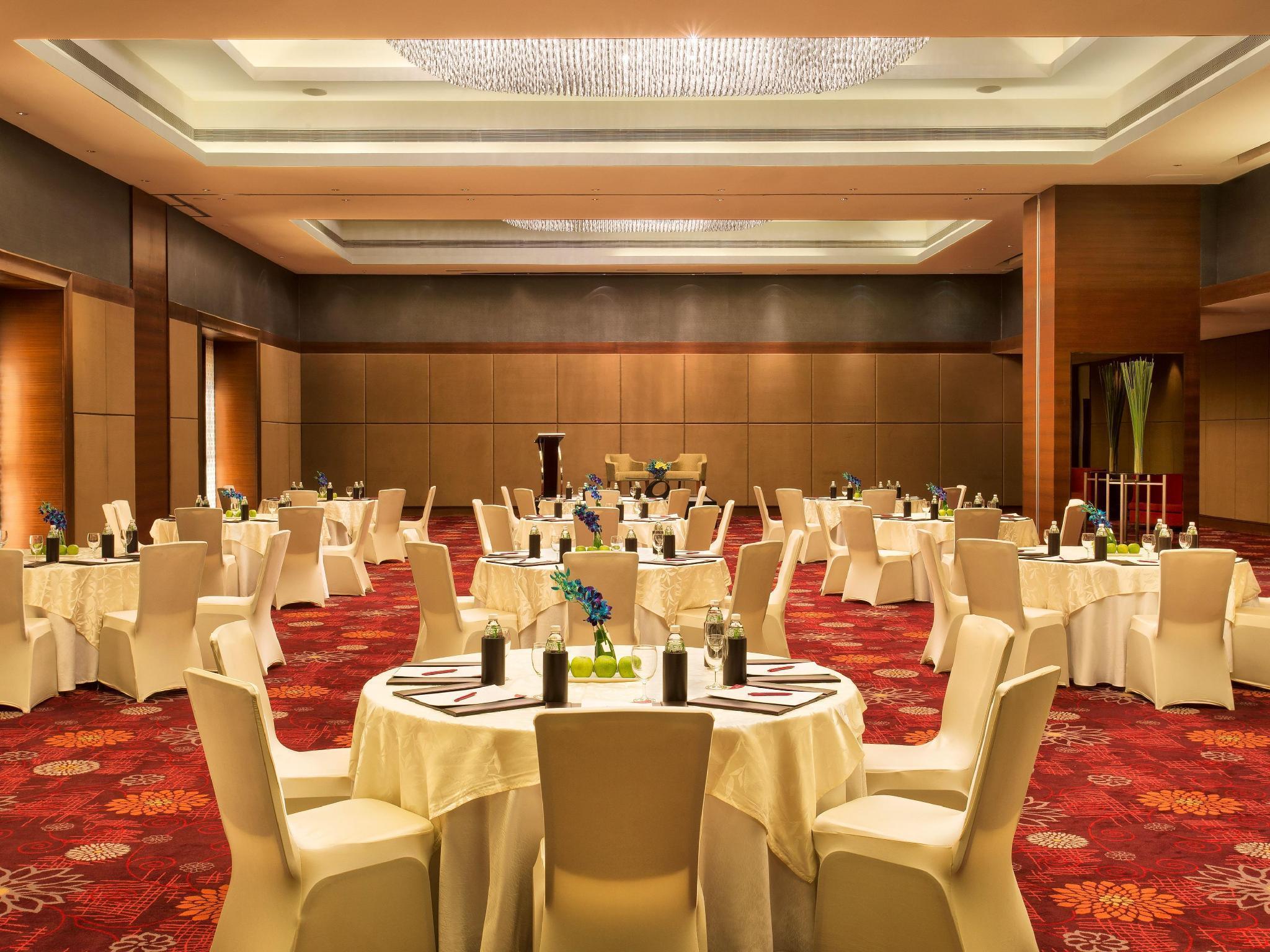Crowne Plaza Ahmedabad City Centre By Ihg Exteriör bild