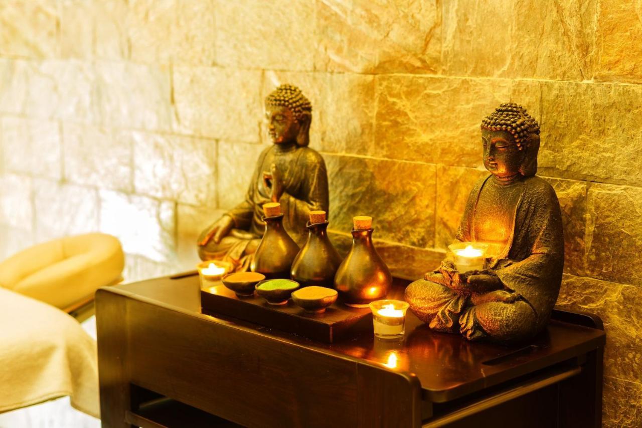 Crowne Plaza Ahmedabad City Centre By Ihg Exteriör bild