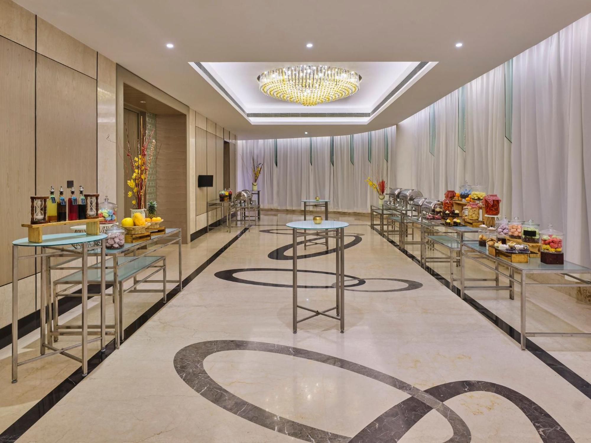 Crowne Plaza Ahmedabad City Centre By Ihg Exteriör bild