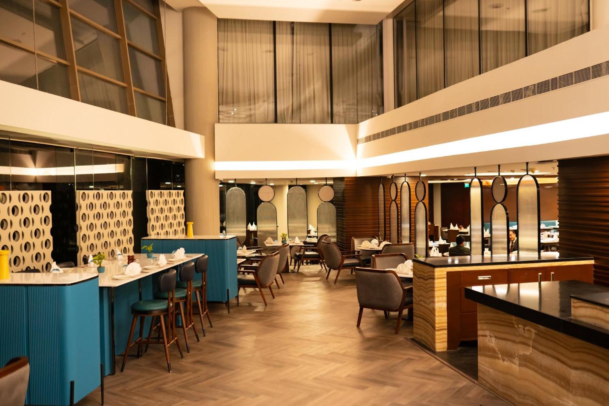 Crowne Plaza Ahmedabad City Centre By Ihg Exteriör bild
