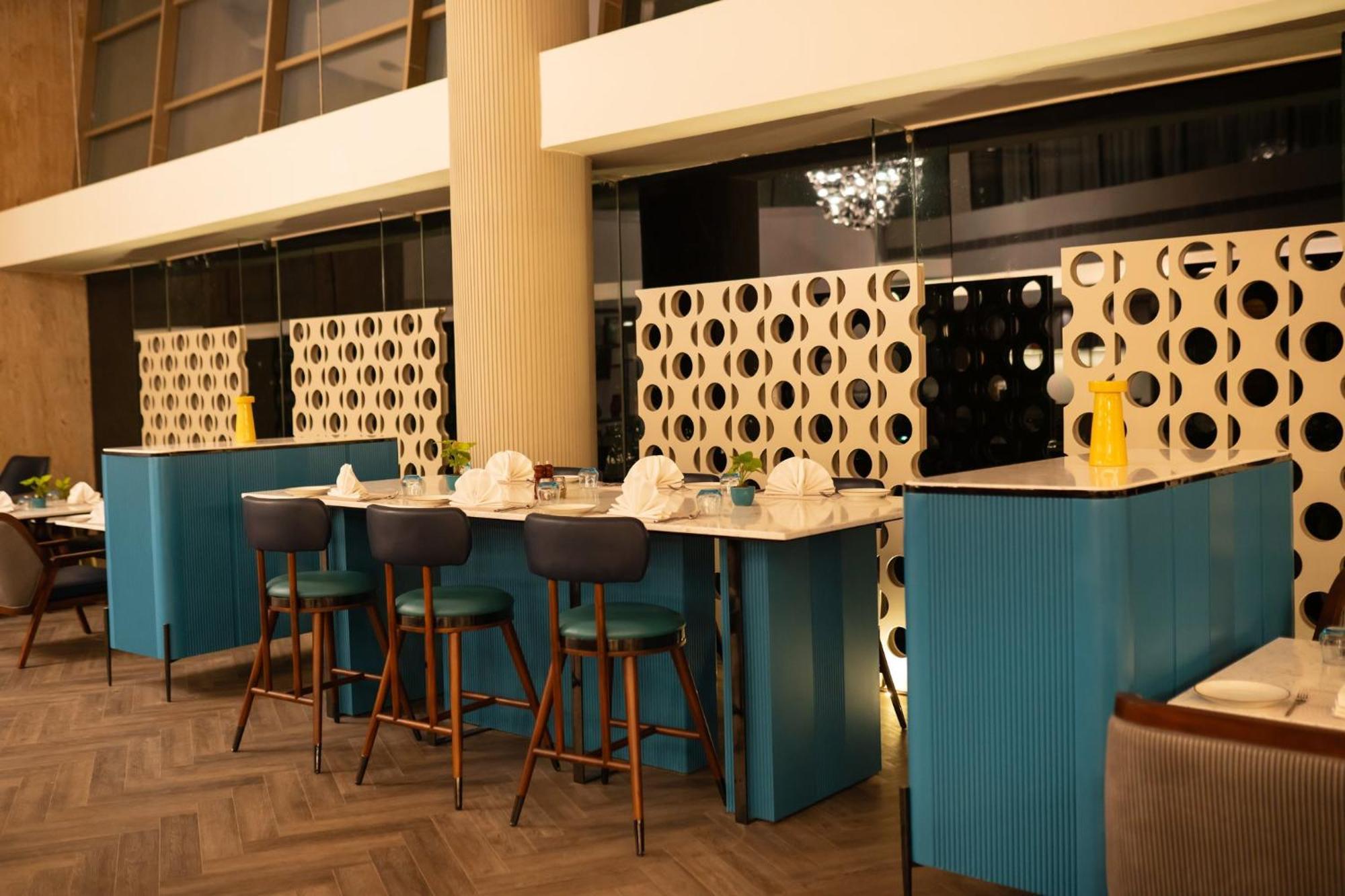 Crowne Plaza Ahmedabad City Centre By Ihg Exteriör bild